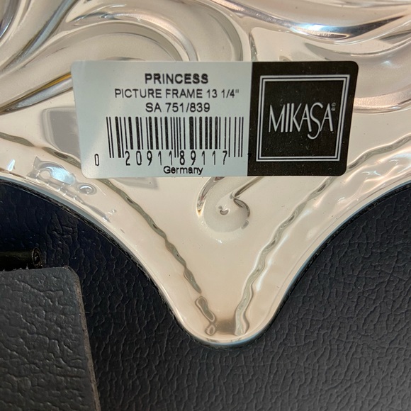 Mikasa Crystal Princess Triple Oval Frame - Picture 5 of 7